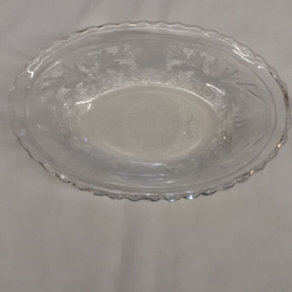 Vintage Indiana Sandwich glass Tiara Clear oval bowl - Picture 1 of 7